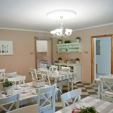 Aparthotel Madar Vendeghaz 4*