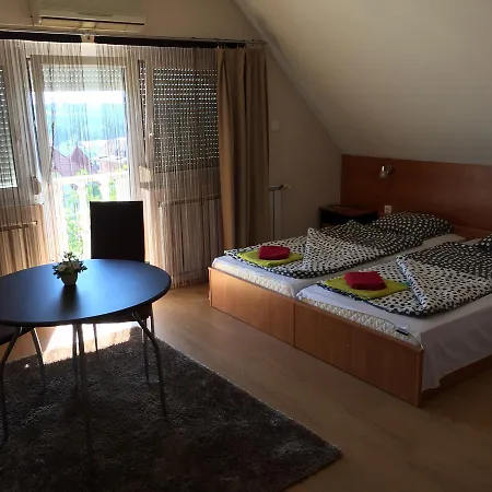 Aparthotel Madar Vendeghaz