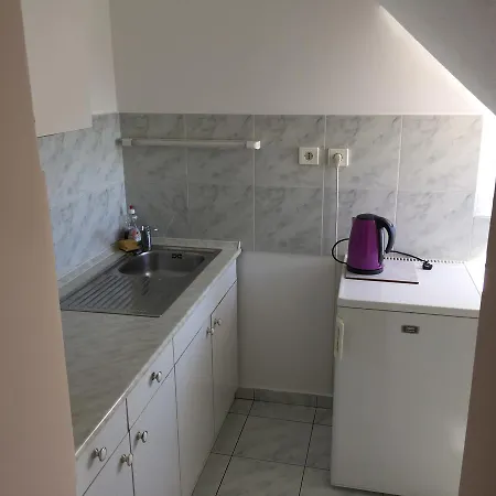 Madar Vendeghaz Aparthotel 4*