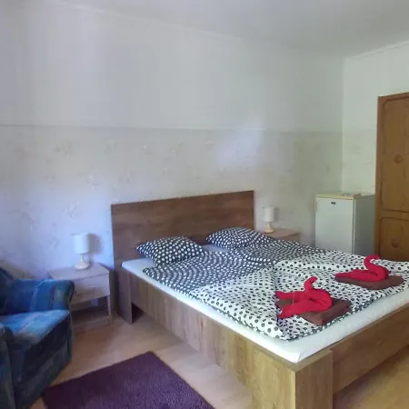 Madar Vendeghaz Aparthotel Hévíz