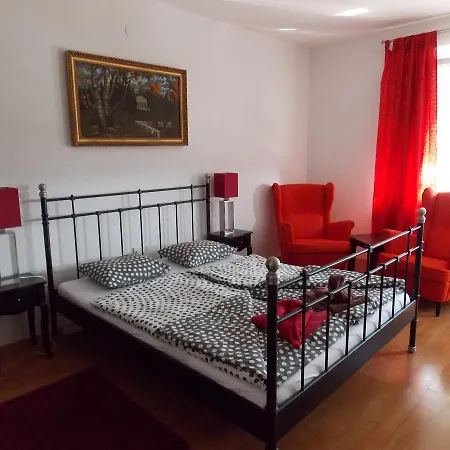 Aparthotel Madar Vendeghaz 4*