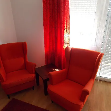 Madar Vendeghaz Aparthotel 4*