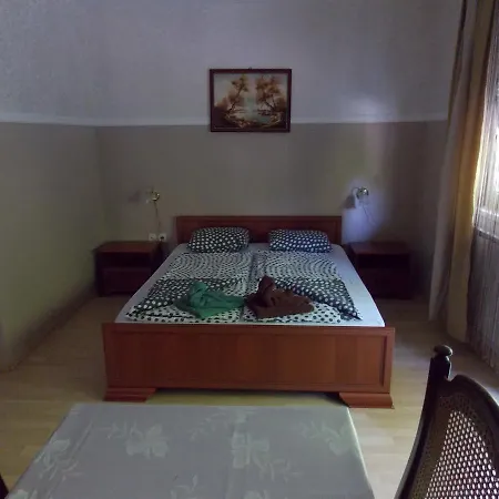 Madar Vendeghaz Aparthotel 4*