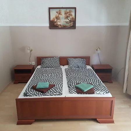 Madar Vendeghaz Aparthotel Heviz
